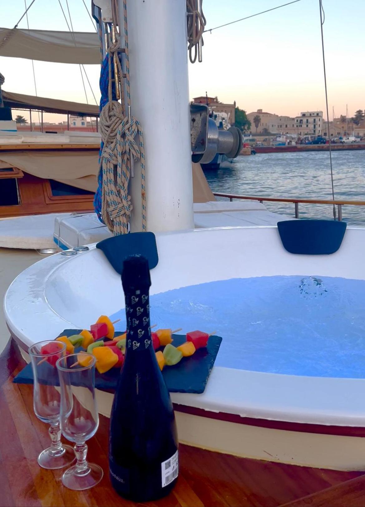 Hotel Sicily Sea Charter Hande Capo Galera Palermo Exterior foto